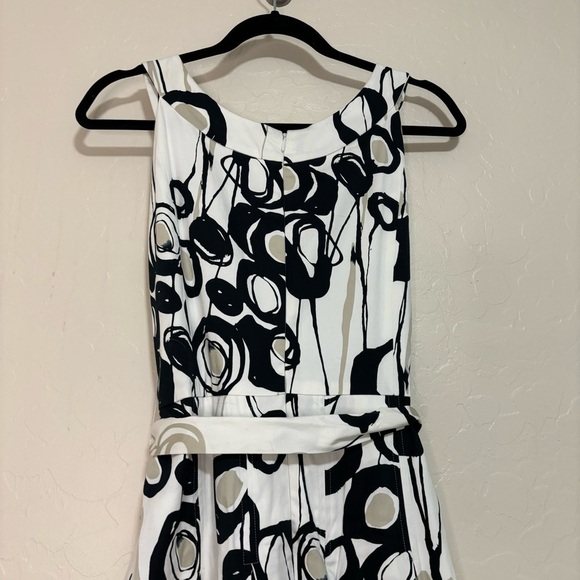 Calvin Klein White and Black Scoop Neck Fit and Flare Pleated Tie Waist Dress 6 - Picture 11 of 11